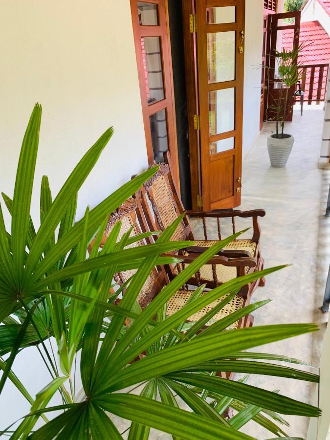 Pearl Gardens Midigama Hotel Bagian luar foto