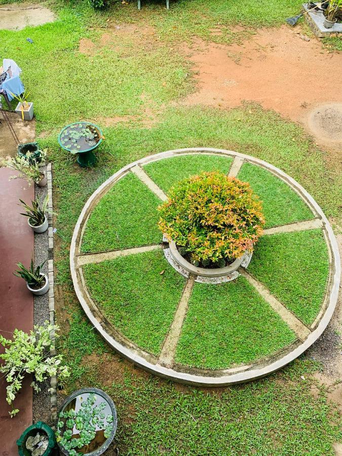 Pearl Gardens Midigama Hotel Bagian luar foto