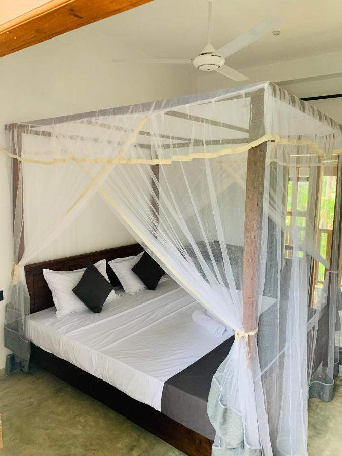 Pearl Gardens Midigama Hotel Bagian luar foto