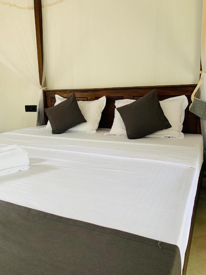 Pearl Gardens Midigama Hotel Bagian luar foto